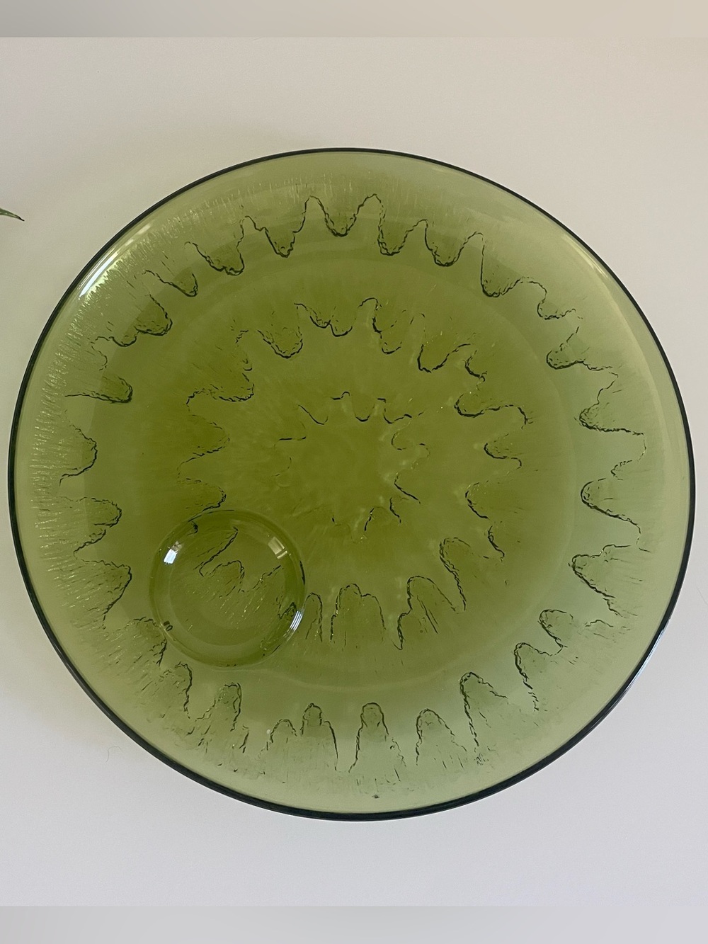 Vintage “Sunburst” Green Glass Plates (4)